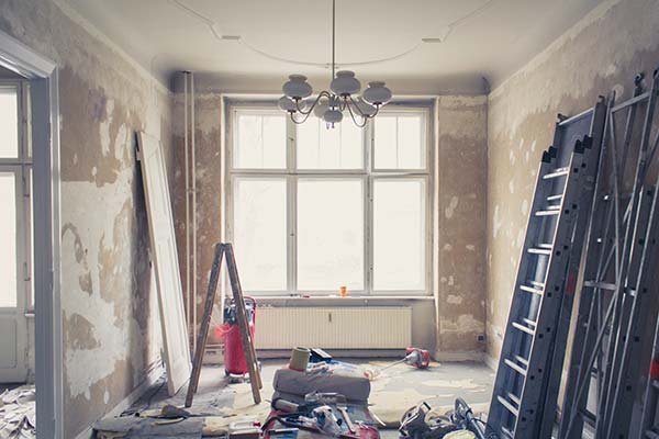 Innendemontage - Wohnung wird für Sanierung vorbereitet
